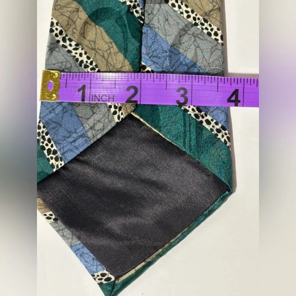 Gian Franco Ferretti 100% Silk tie